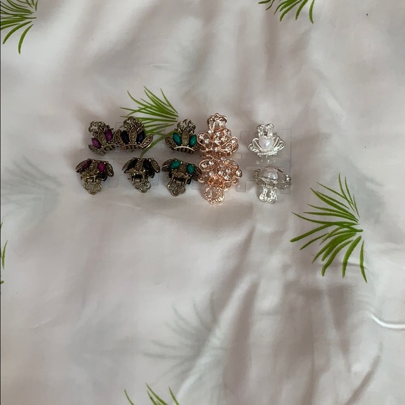 Accessories - New!! 5 pairs of clips for hair